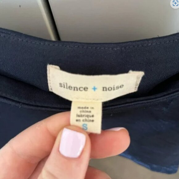 Silence and Noise Crop Top - Picture 3 of 5
